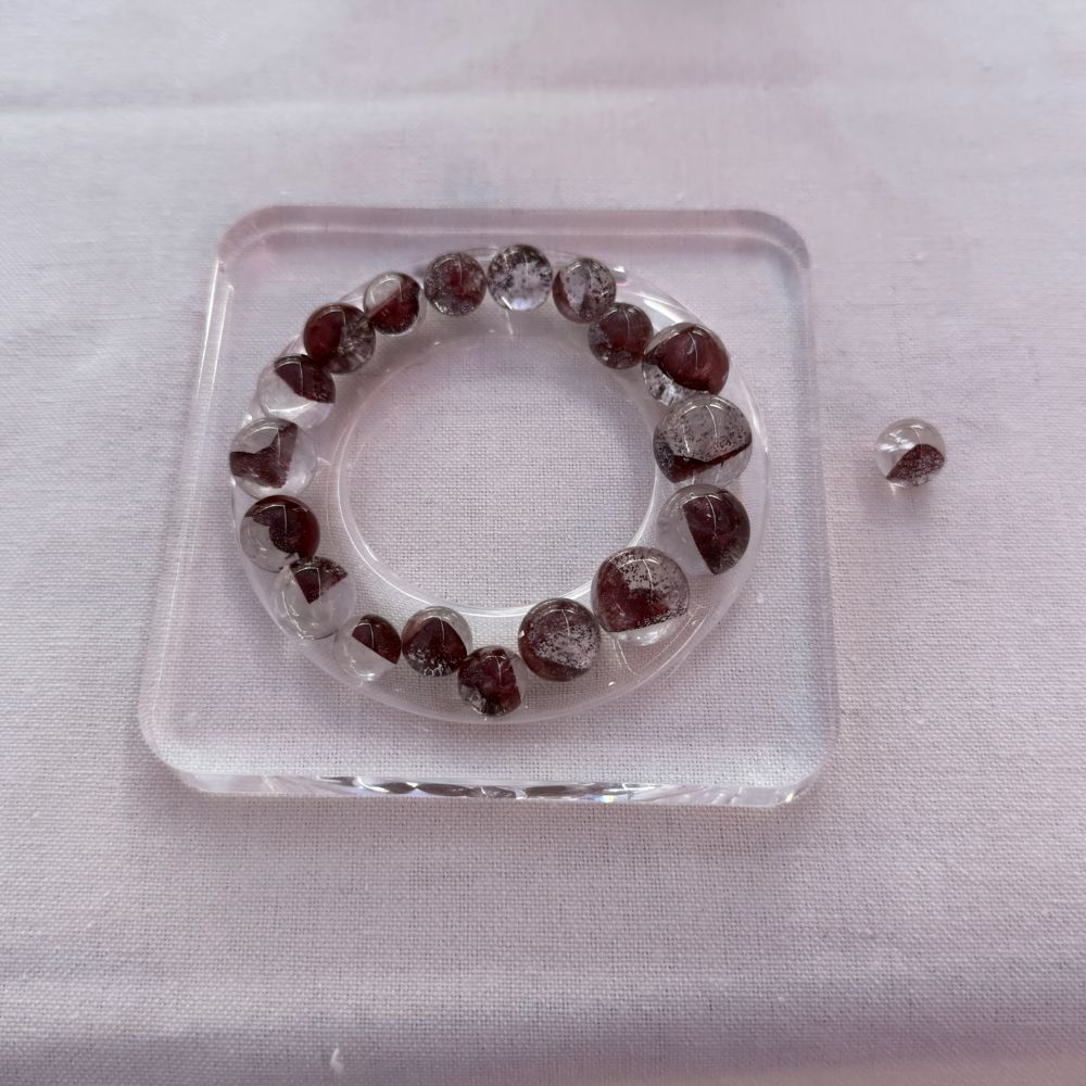 赤塔ファントム水晶 1グラムあたり1850円 赤塔ファントム水晶 1グラムあたり1850円